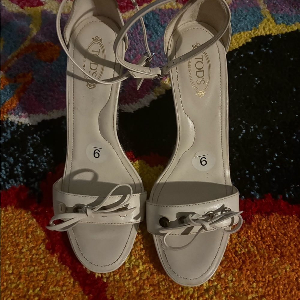 Tod's Cream Leather Women's Sandals